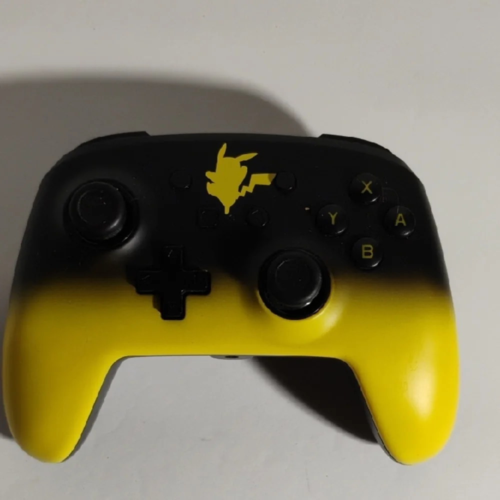 Pikachu Black and Yellow Wireless Controller PowerA 1513526-01 No Wire